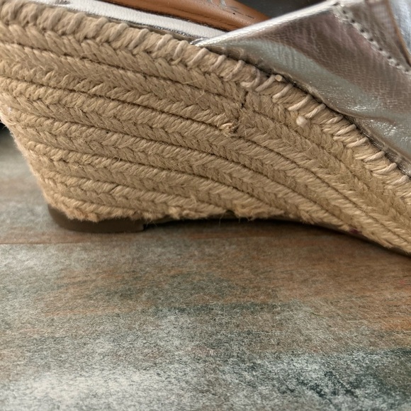 NWOT Softwalk Hasting sandal, silver, tan jute wedge heel, women’s size 9. - Picture 6 of 14
